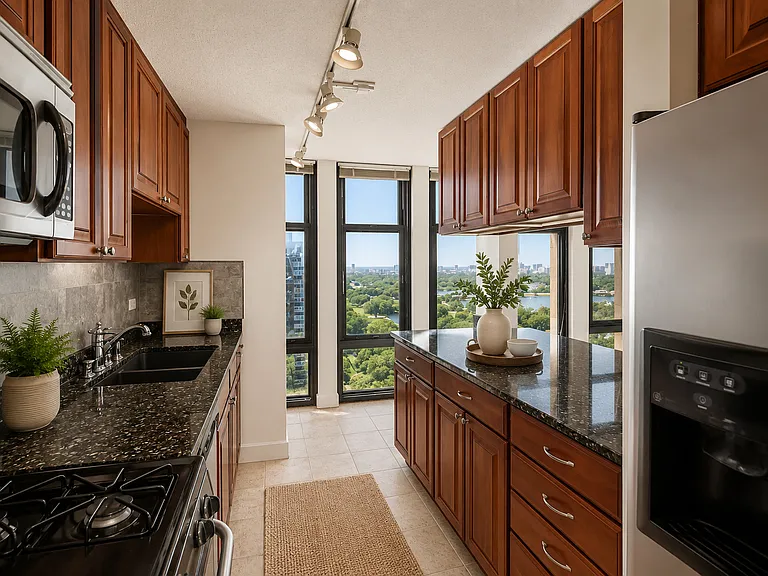 6700 S South Shore Dr #22G — Photo 7