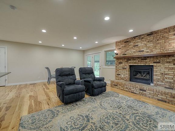3rd image of 1229 Wicklow Ct