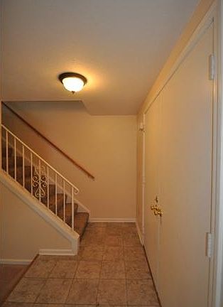 3rd image of 165 New Wickham Dr