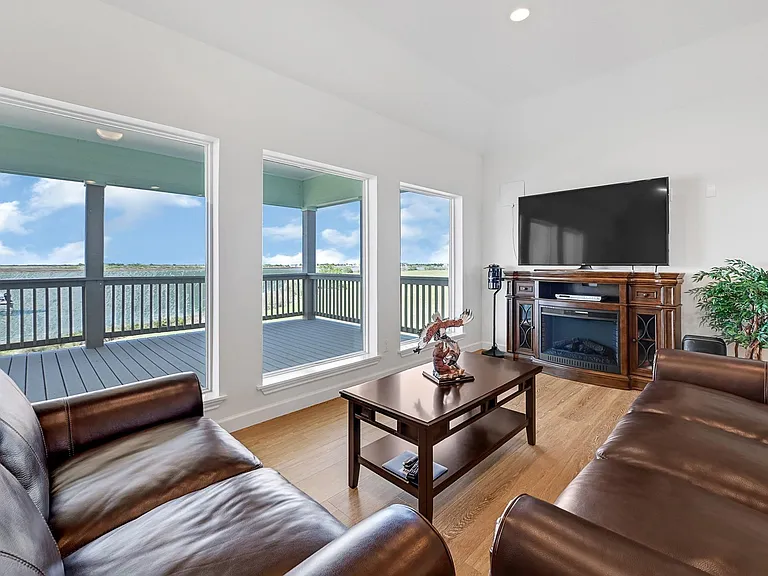 747 Waypoint Dr — Photo 14