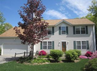 260 Lynne Ln, Burrillville, RI 02839
