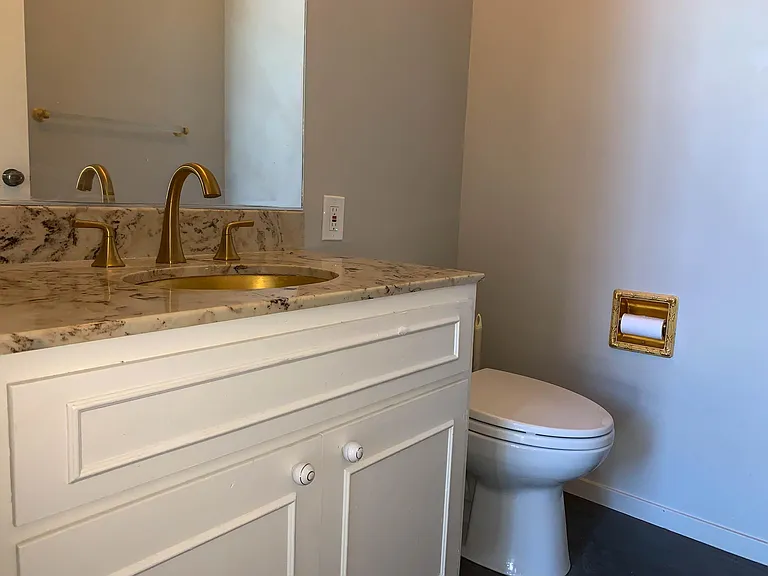 2nd floor bathroom