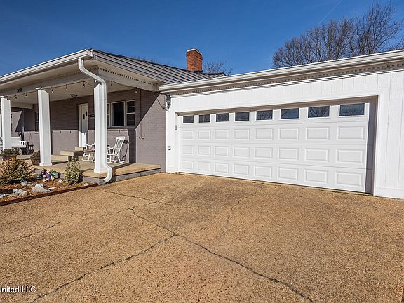 2nd image of 7460 Woodland Dr