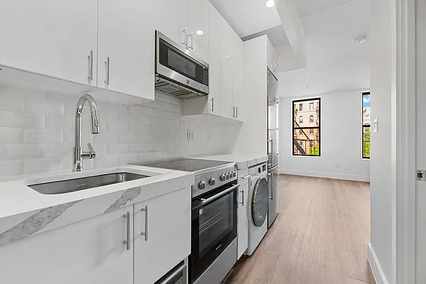 Rented by REAL New York | media 3