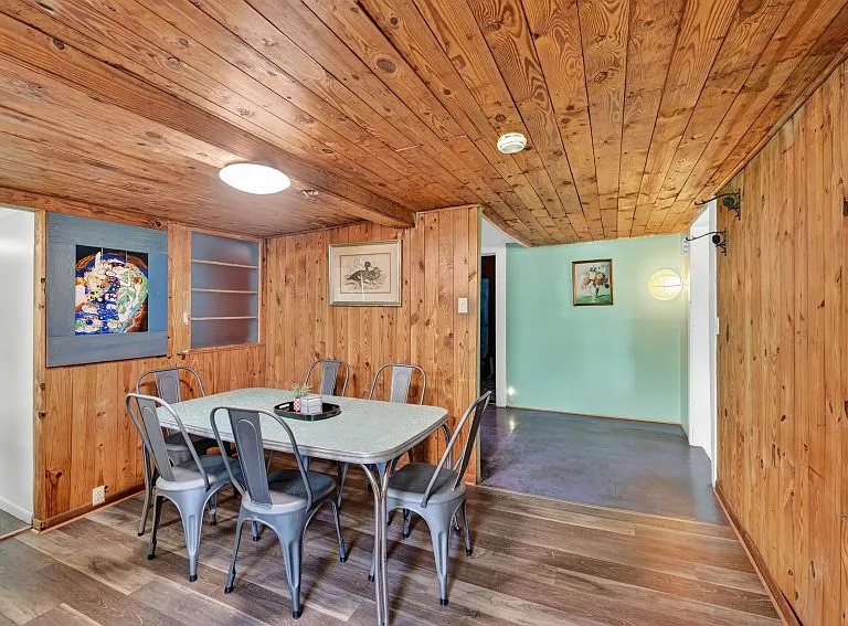 1455 E Broad St — Photo 13