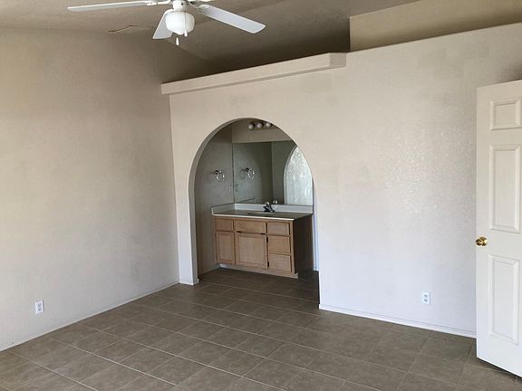 2nd image of 2980 Starline Dr