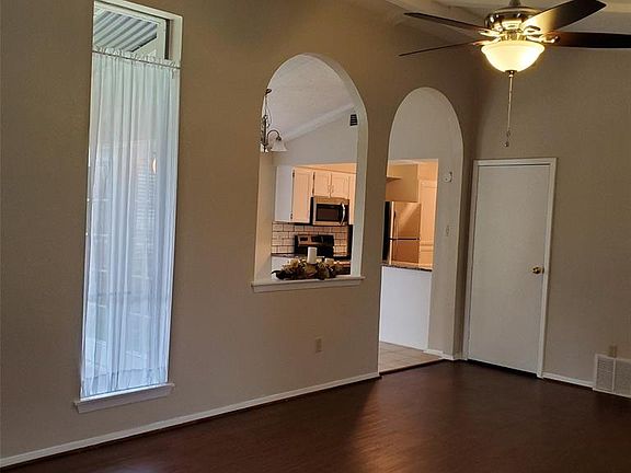 5th image of 1712 Hendrick Dr