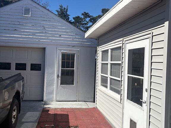 4th image of 706 Indian Ave