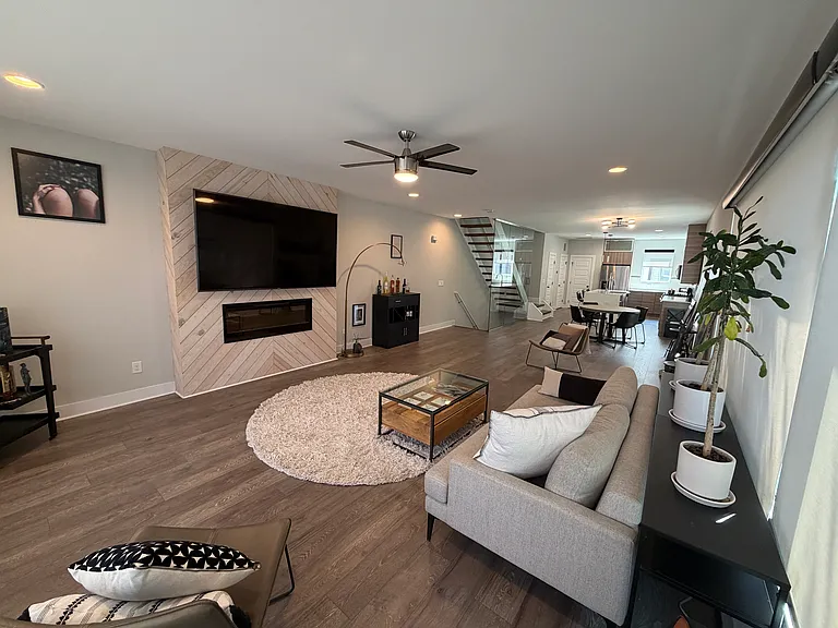 1005 Westbrook Dr #B — Photo 20