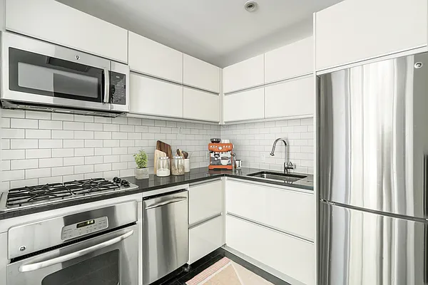 Sold by Compass | media 3