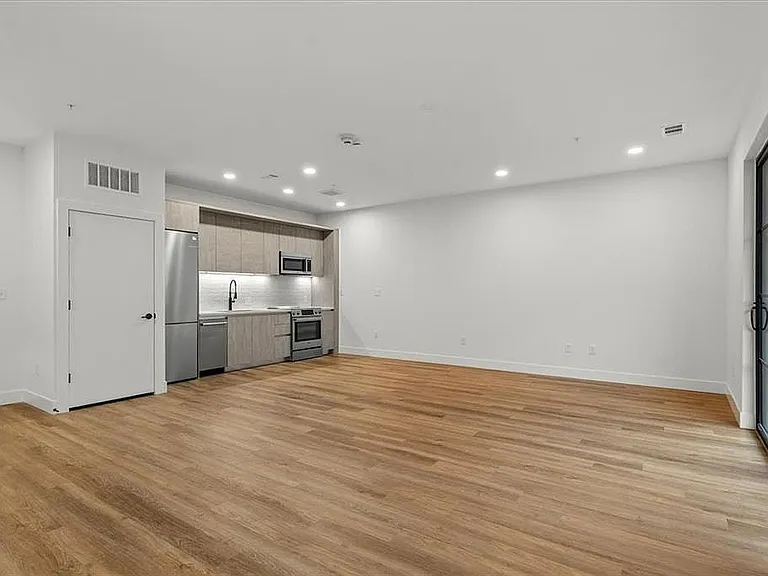 4315 S Congress Ave #214 — Photo 12