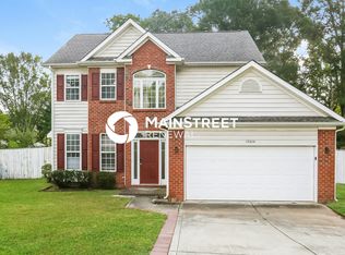 13209 Crooked Pine Ct, Charlotte, NC 28215