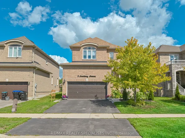 9 Academy Ave, Wasaga Beach, ON L9Z 0G9
