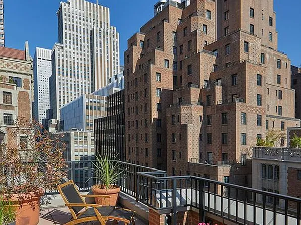 324 41st St Unit Ph1102c, New York, NY 10017