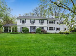 2S727 Arboretum Rd, Glen Ellyn, IL 60137