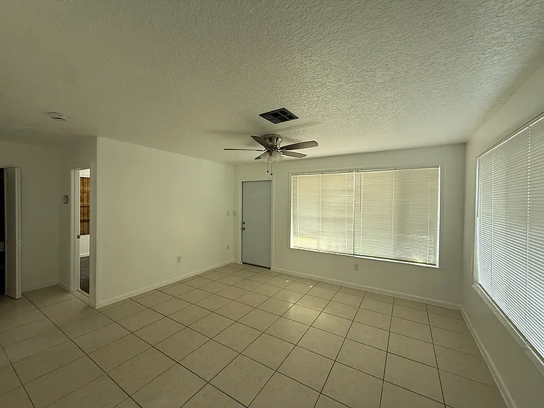 549 Jennings Ave — Photo 20