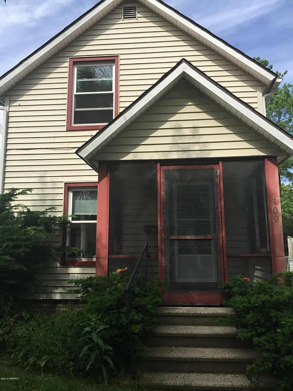 409 Prairie Ave photo 1