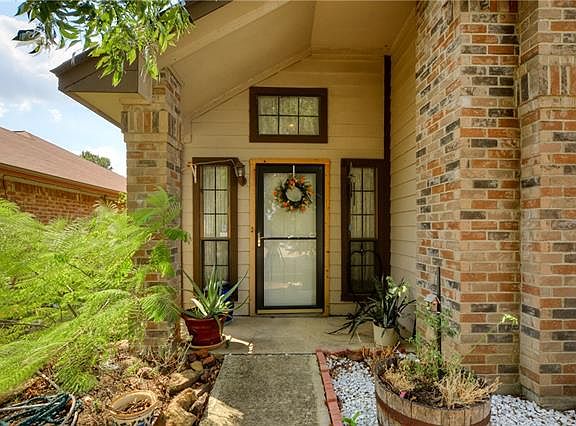 3rd image of 408 Juniper Dr
