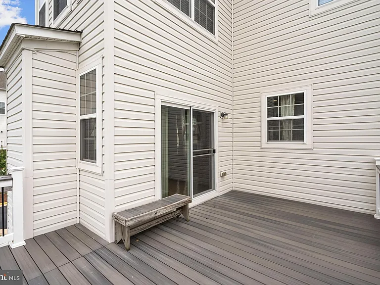 22667 Flowing Spring Sq — Photo 36
