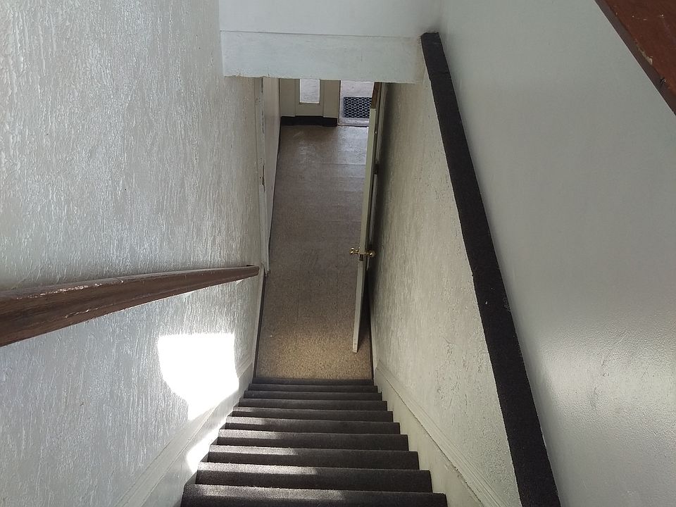 1st image of 10 Broad St E #2
