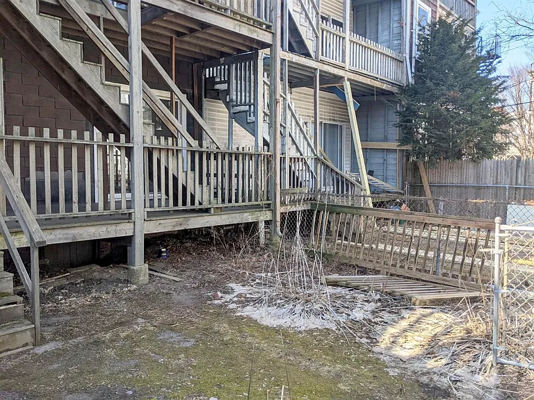 8 Evergreen Sq #3 — Photo 8