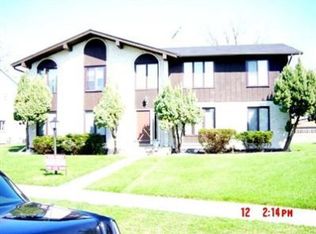 121 W 35th Ct, Griffith, IN 46319