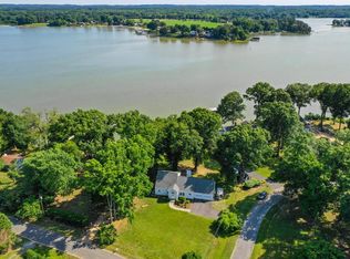 230 Sebastian Ave, Colonial Beach, VA 22443