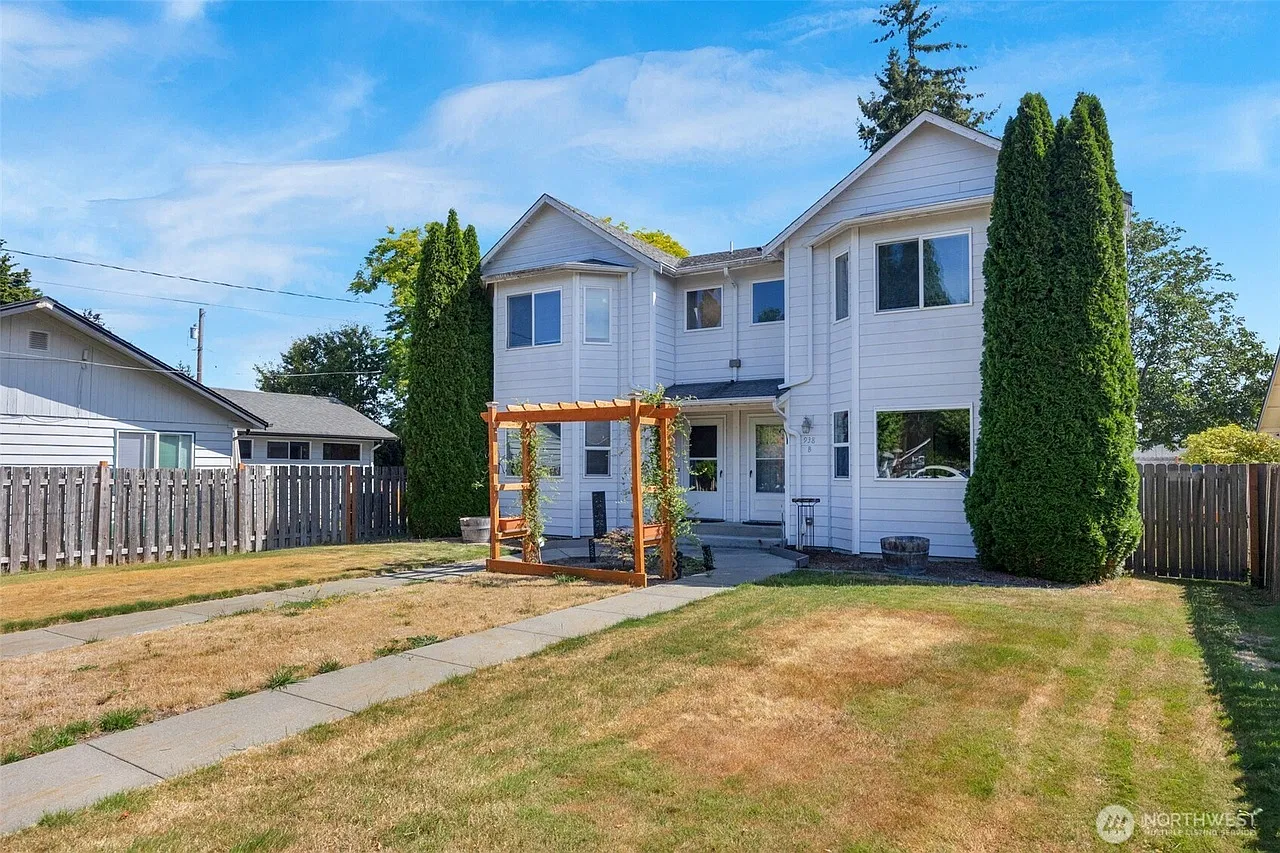 938 Quinn Ave — Photo 1