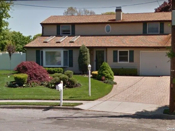 5 Fairlane, Selden, NY 11784