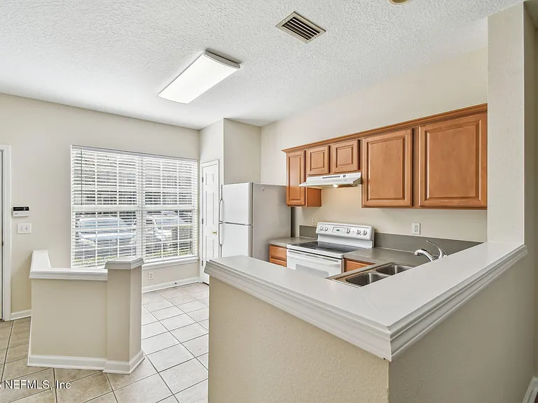 3542 Lone Tree Ln — Photo 10