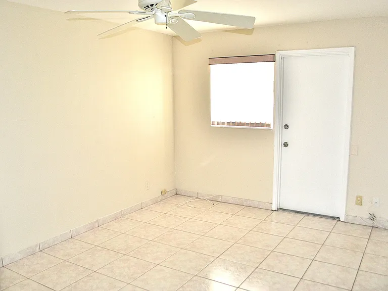 4209 NE 21st Ave #2 — Photo 12
