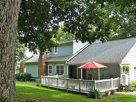 Gated deck off kitchen