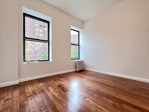 2nd image of 31 Oliver St APT 3E