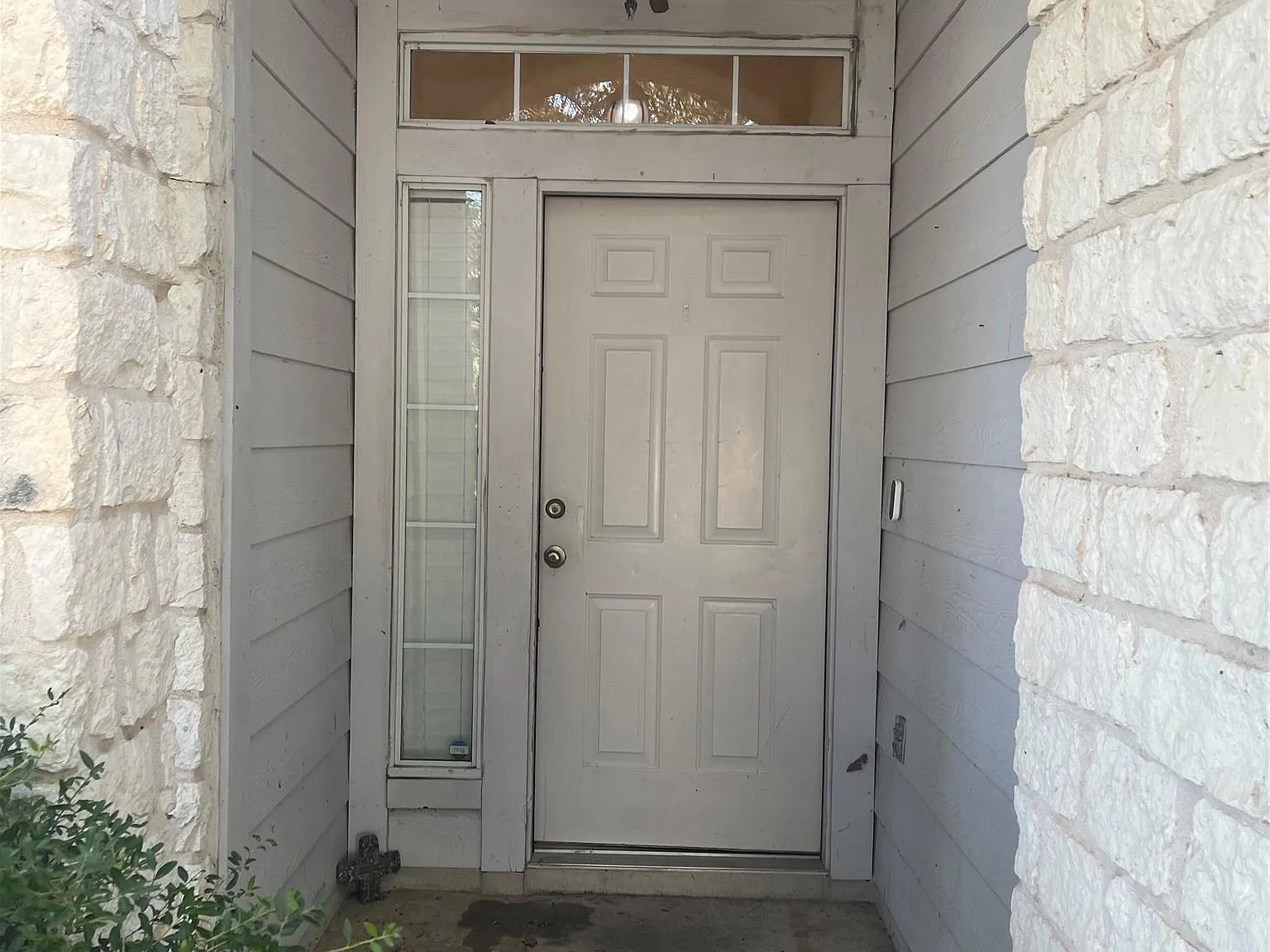 3 bed, 2.0 bath, 1597 sqft, $2,050 — Photo 3