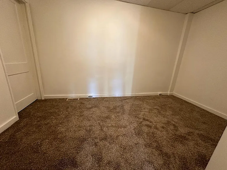 1316 Duss Ave #4 — Photo 9