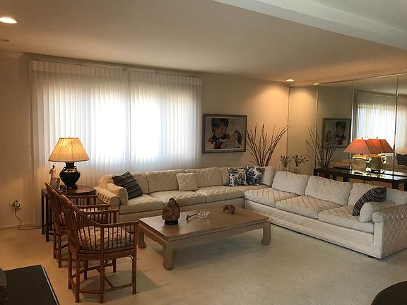 3rd image of 650 Ballantrae Dr APT A