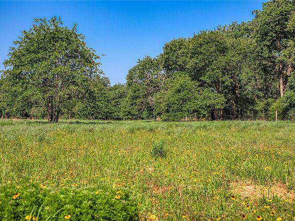 3rd image of 1012 County Road 438