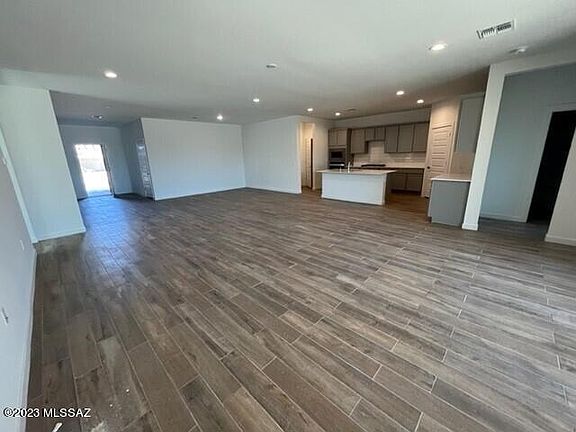 4th image of 12547 W Old Farm Dr