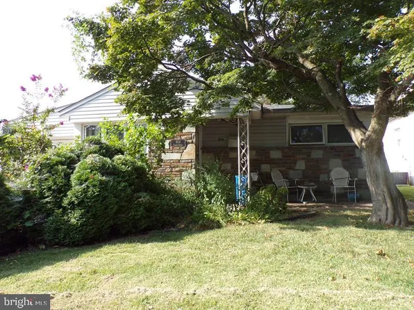 8114 Gilbert St, Philadelphia, PA 19150