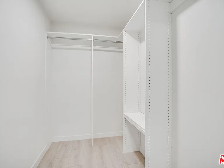 1021 S Shenandoah St #102 — Photo 7
