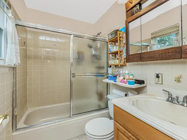 43 Brookdale Circle, New Rochelle, NY 10801