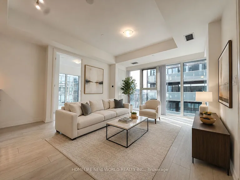 400 King St W #1122 — Photo 1