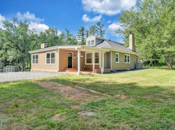 5939 Sunnycrest Rd, Roanoke, VA 24018