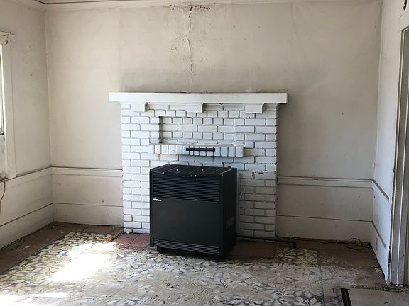 3rd image of 3641 Stockton Blvd