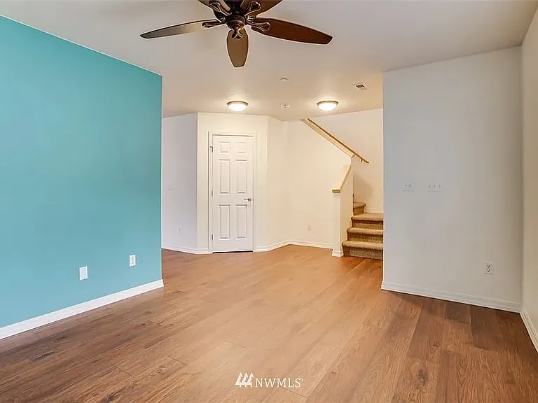 1295 Hudson St — Photo 9