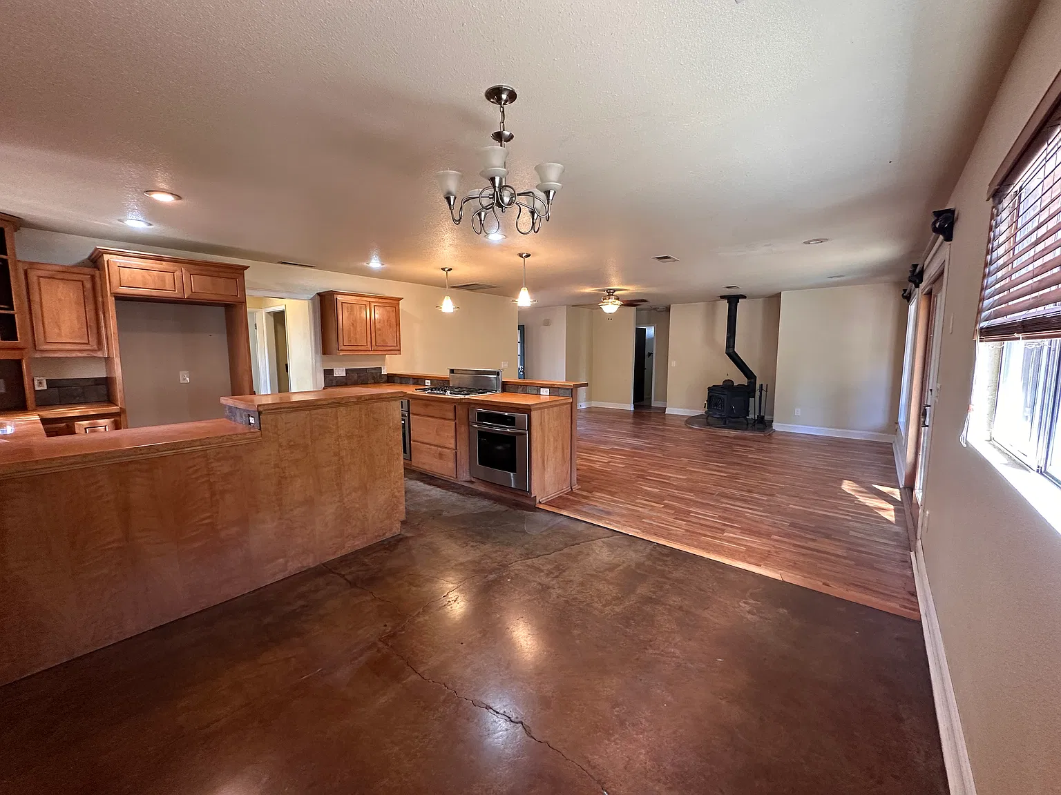 3 bed, 1800 sqft, $2,400 — Photo 2