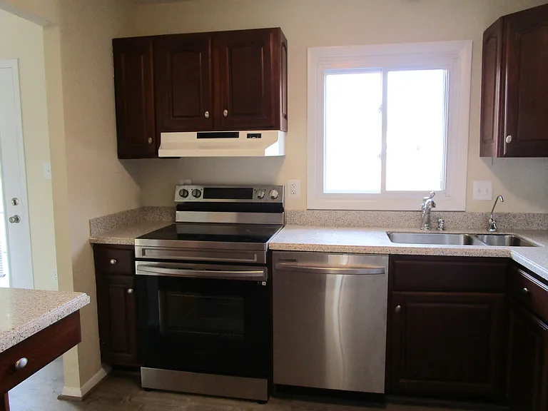 2404 Maytime Dr — Photo 5