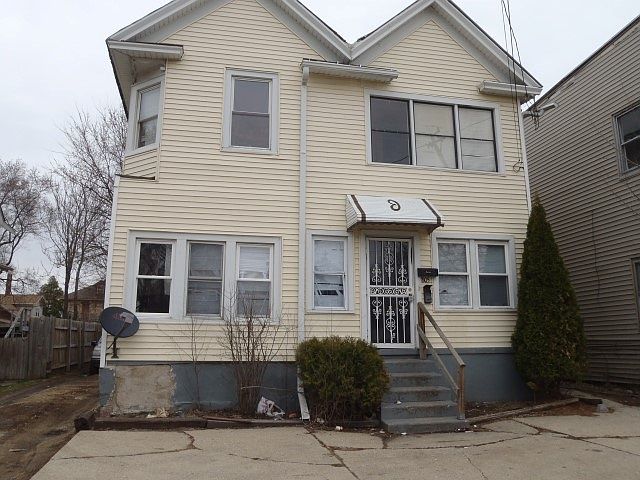 1st image of 805 Cunningham St