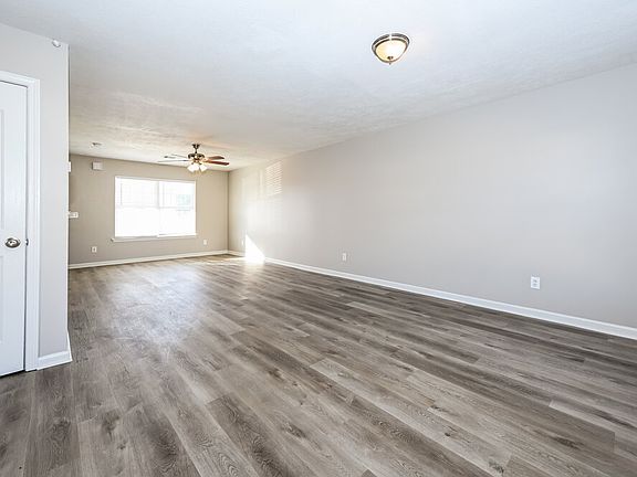 4th image of 336 Sarna Dr