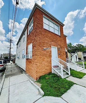 4th image of 2639 Robert St